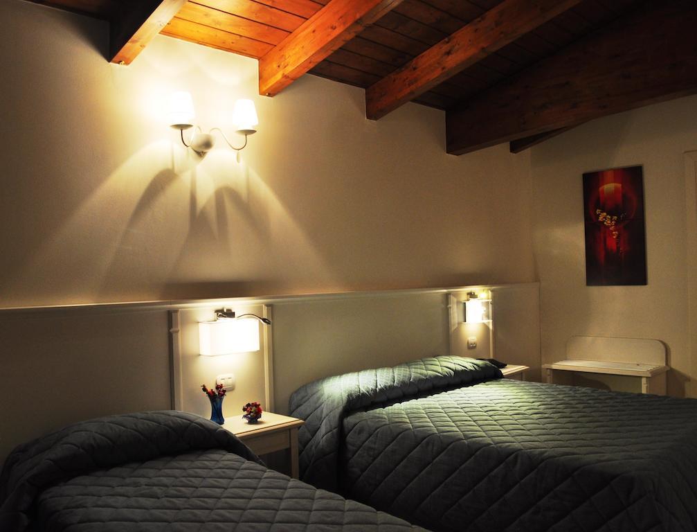 Hotel Centova Perugia Kamer foto